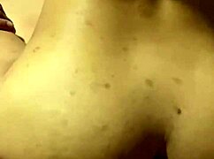 Tiny Pinay chats with boyfriend at home