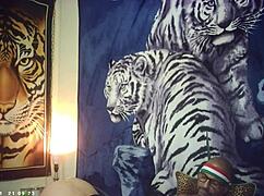 Behind the scenes, Maxxx Loadz strokes with magic motion