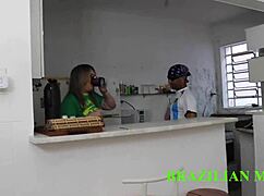 No Intervalo Do Jogo Fui Na Cozinha Foder A Coroa Rabuda Brasileira Video Completo No Red Sheer