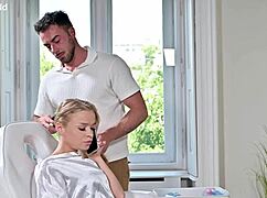 Blonde minx Alexa Flexy gets intense dp at the salon