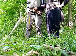 i, the fat milf, show my hairy pissing cunt to my horny lover in the park