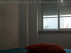 Traveler fucks girlfriend's bed with big cock 😏