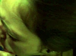 微醺女友献上湿漉漉口交