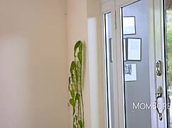 五角渗透随意操Elise London GI Joey Mombored