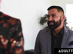 does bisexual boss give assistant facial with bf's help in mmf?