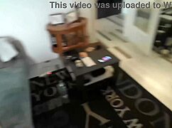 seine pisse schmeckt sehr bitter nach dem er mich in den hals fickt