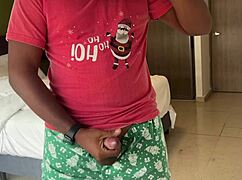 The stepson, tired of masturbating, enjoys freeuse with submissive stepmom Leyne Rodriguez in homemade scene 😈