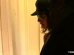 Sweetie with brunette hair wants to get eaten out and fucked 😘