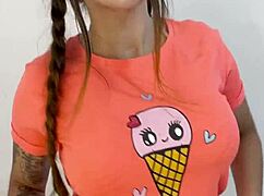 骚妹爱给粉丝秀大奶子