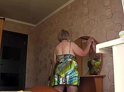 neighbor watches chubby milf through open window