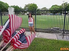 Colombian babe loves America, enjoys bumpy sex ride