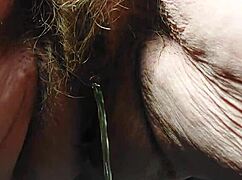 I'm oma usin a cukumber in my hary pusy