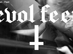 Three Foot Goddesses Lick And Suck Toes For Intense Orgasms