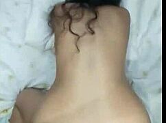 quisiera que mi esposo me complaciera y me follara igual que mi amigo