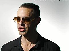 梅丽莎·斯特拉顿眩晕戏猛干布拉德·纽曼