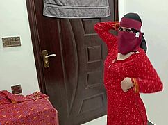 desi pakistani beautiful housewife nude dance