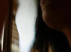 惊艳大奶娇小18+俄罗斯熟女安吉丽娜为啥跟辣妹摆骚姿？