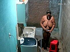 继母偷拍剃毛暴露感超刺激