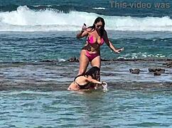 两个美女玩转Cabo珊瑚湾海滩