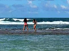 两个美女玩转Cabo珊瑚湾海滩