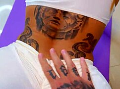 Alonguei até onde deu, mas sempre dá pra ir mais fundo no anal 😈