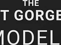 Florane Russell和Lexi Dona女孩派对后互舔扣穴