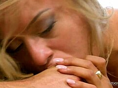 娜塔莉亚罗伯斯公司给新老板湿漉口交