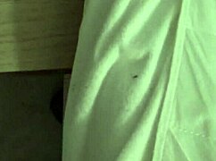 抓到18岁继子用脏内裤猛撸！