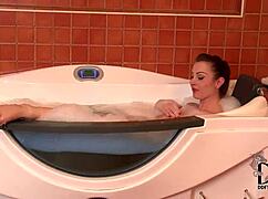 lataya roxx and sirale soap their jumbo titties in the tub