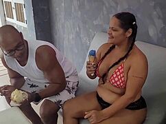 na sorveteria encontrei uma pica gigante de chocolate, anal orgasm with big cock