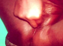 我手指猛操亚洲村妇老婆