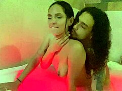 女友闺蜜在按摩浴缸里猛骑我超刺激