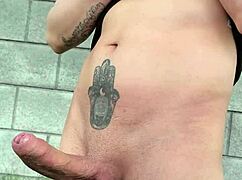 me quit� los pantalones y me pajeo ese monstruo en el bosque p�blico 😈💦 come on watch me cum!!