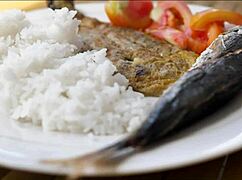 my filipina stepmom jazmine cruz shares her curvy culture with me in bed... part 1! 🔥🍑