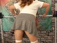 I shake my booty like a naughty hotwife