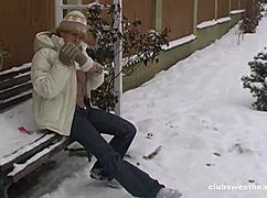 naked girl fingers shaved pussy outdoors in snow