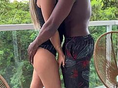 damn loira braquinha senta de costas no negão do jefão 🍑💦 cowgirl reverse com squirt e creampie louco!!