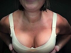 Bouncing Saggy Huge Natural Tits on Chubby Mature Milf