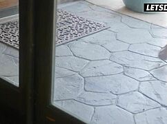 天哪巨乳继母Jennifer White教继女潮吹女孩最懂