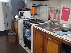 LEAKED: Mexican Influencer Squirts Dripping Wet Pussy with Broomstick in Kitchen