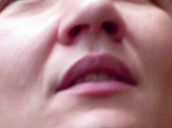 plump milf 😍 smokes cig 🚬 pisses 💦 on street bench outdoors lol