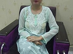 indian hottie fucked doggy by landlord - creampie closeup! 🔥🍑💦