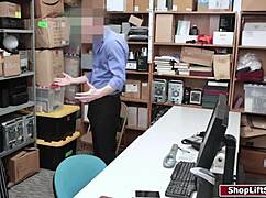 shoplifter teen sucks off big cock to dodge the cops 😏🍆