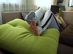 damn hot amateur teases sexy wrinkled feet!