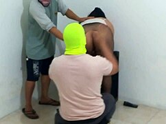 mi puta esposa follada por mi compañero de trabajo mientras observo trio casero real en dorm